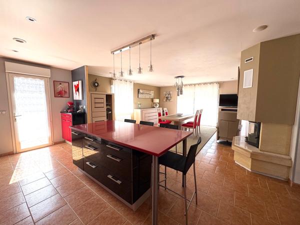 MAISON CONTEMPORAINE 4 PIECES AVEC SPA ET DEPENDANCES