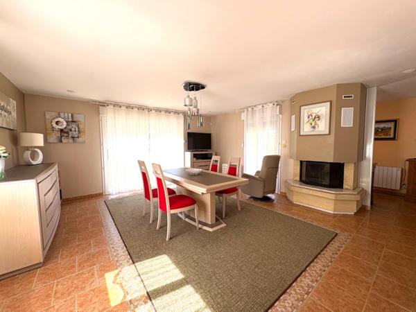 MAISON CONTEMPORAINE 4 PIECES AVEC SPA ET DEPENDANCES