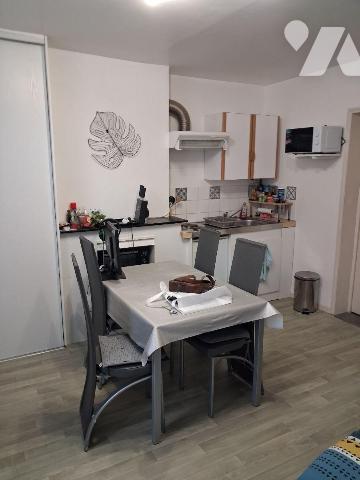 A VENDRE 
A seulement 5 minutes de la plage, découvrez cet immeuble en excellent état parfaite...