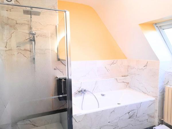 Maison rénovée 130 m² + 46 m² de dépendances, 4 chambres, Jardin, Garage & atelier