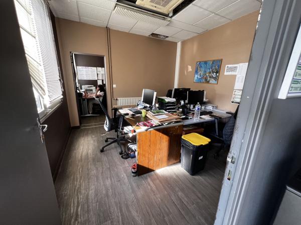 Entrepôt / Bâtiment d'activités 1 700 m² (Froid positif + Quais + Bureaux) à LAVAL