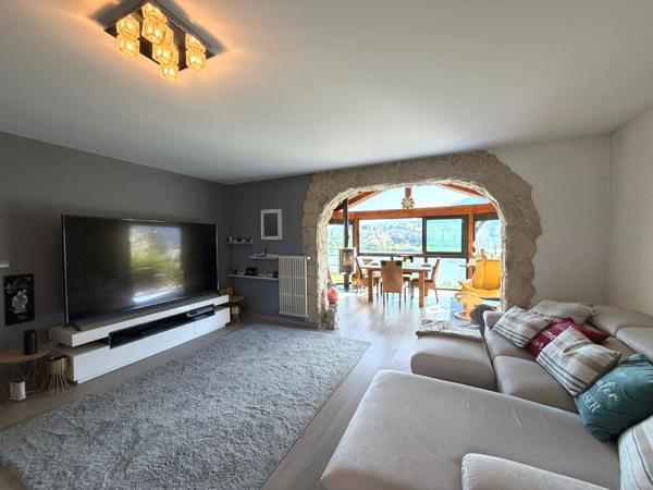 Maison de plain-pied 102 m² - Vue lac de Machilly - Sous-sol complet