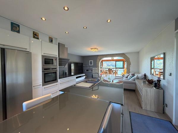 Maison de plain-pied 102 m² - Vue lac de Machilly - Sous-sol complet