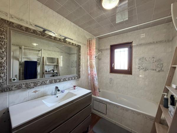 Maison de plain-pied 102 m² - Vue lac de Machilly - Sous-sol complet