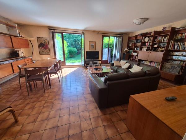Maison Saint Germain En Laye 7 pièce(s) 140 m2 672 500 € **  - Référence  18474
