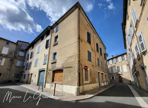 Immeuble
        
        - 164 m² Exclusivité 260 000 € *