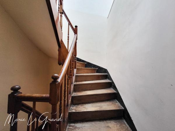 Immeuble
        
        - 164 m² Exclusivité 260 000 € *