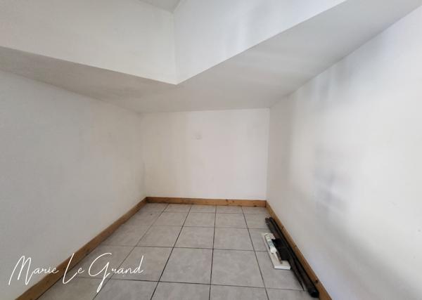 Immeuble
        
        - 164 m² Exclusivité 260 000 € *