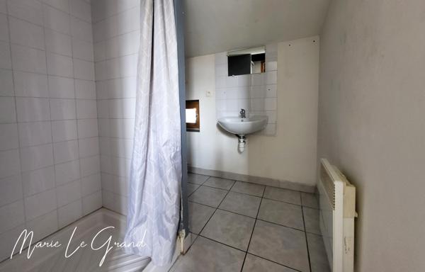Immeuble
        
        - 164 m² Exclusivité 260 000 € *