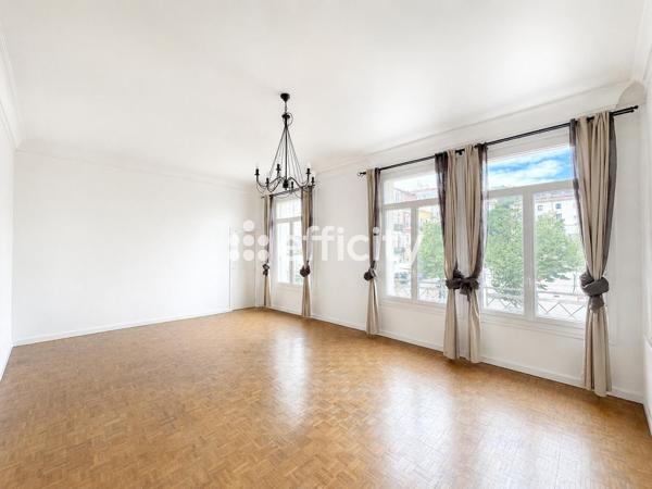 Appartement
         5 pièces
        - 126 m² 400 000 € *