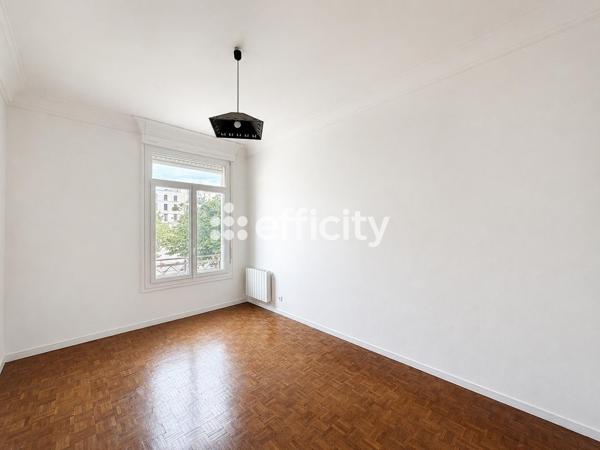 Appartement
         5 pièces
        - 126 m² 400 000 € *
