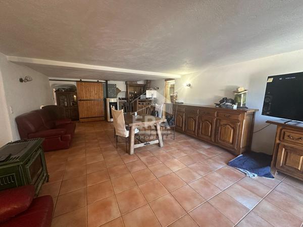 A VENDRE 13830 ROQUEFORT LA BEDOULE MAISON TYPE 4 DE 115 M² SUR 520 M² DE JARDIN GARAGE CAVE