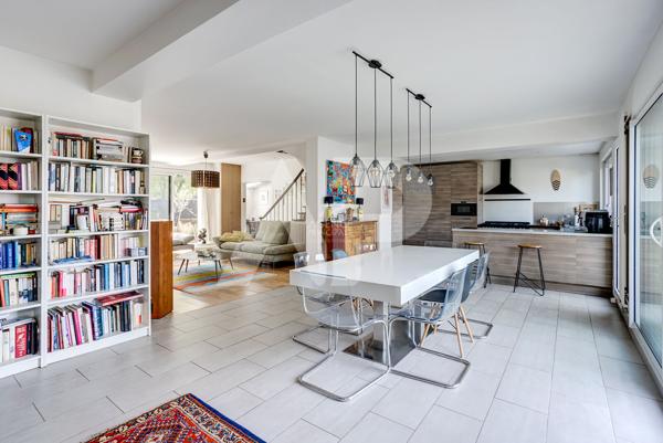 Chaville - Ursine - Belle maison familiale de 8 pièces €1 290 000 ** - Référence 676-C