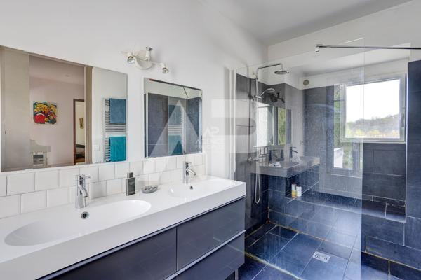 Chaville - Ursine - Belle maison familiale de 8 pièces €1 290 000 ** - Référence 676-C