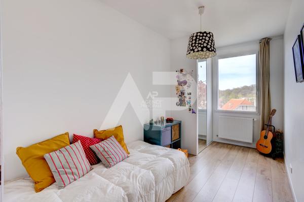 Chaville - Ursine - Belle maison familiale de 8 pièces €1 290 000 ** - Référence 676-C