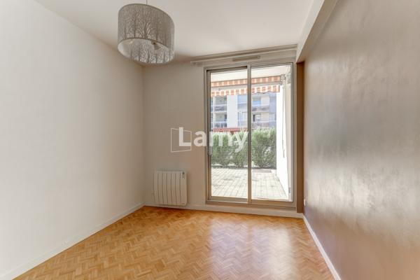 Appartement t3 75m² avec terrasse 30 m² en résidence sécurisée