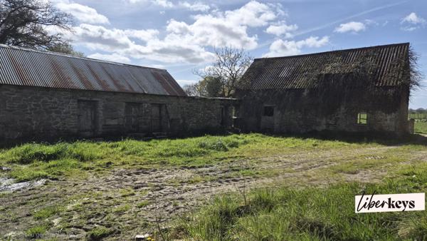 Longère à rénover à Plessala