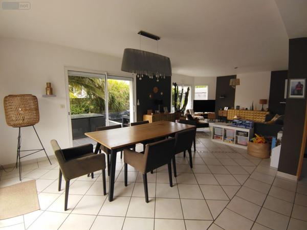 Maison individuelle à vendre à Lanmeur dans le Finistère (29620), ref : LAJA   
Centre BOURG