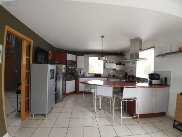 Maison individuelle à vendre à Lanmeur dans le Finistère (29620), ref : LAJA   
Centre BOURG