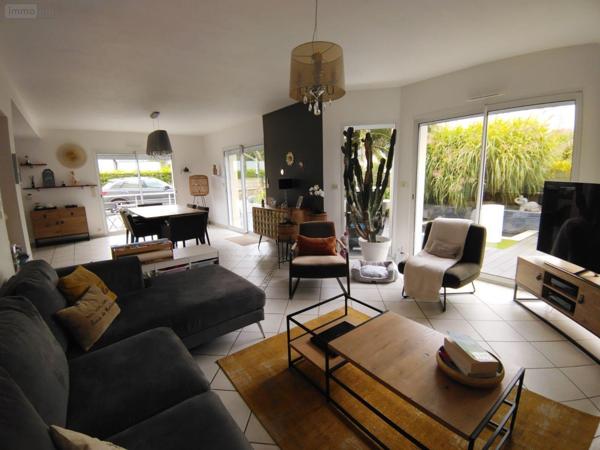 Maison individuelle à vendre à Lanmeur dans le Finistère (29620), ref : LAJA   
Centre BOURG