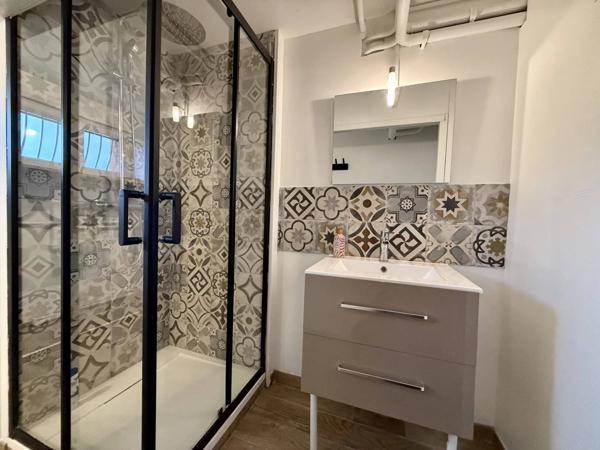 Maison T12 contemporaine de 265 m² sur parcelle de 1600 m² avec T3 indépendant