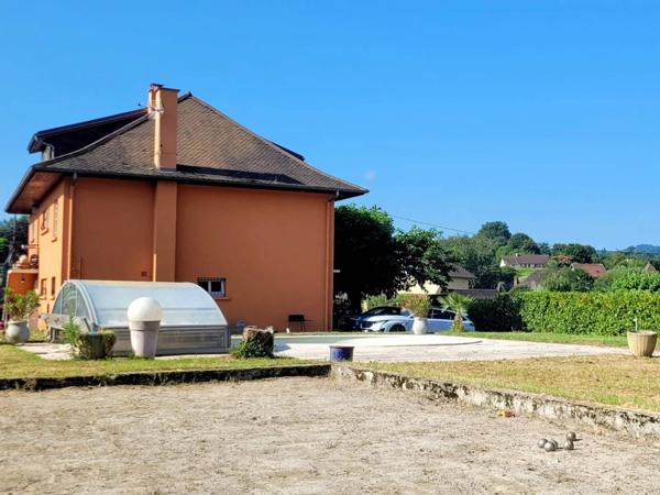 Maison T12 contemporaine de 265 m² sur parcelle de 1600 m² avec T3 indépendant