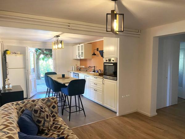 Maison T12 contemporaine de 265 m² sur parcelle de 1600 m² avec T3 indépendant