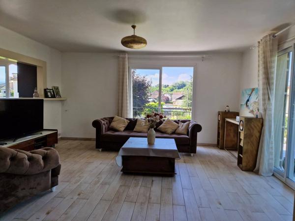 Maison T12 contemporaine de 265 m² sur parcelle de 1600 m² avec T3 indépendant