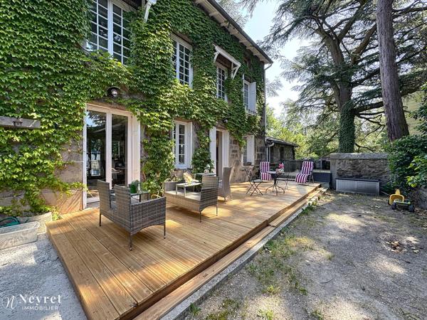 Vivaraize / Fauriel maison des années 1730 de 300m2 implantée sur 865m2