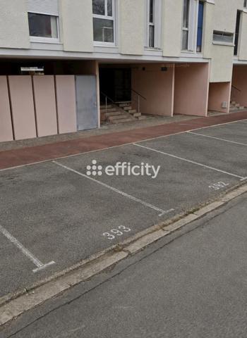 Parking
        
        - 12 m² Exclusivité 13 000 € *