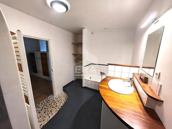 Appartement + Local 3 pièces à Marseille -  Conception / Camas