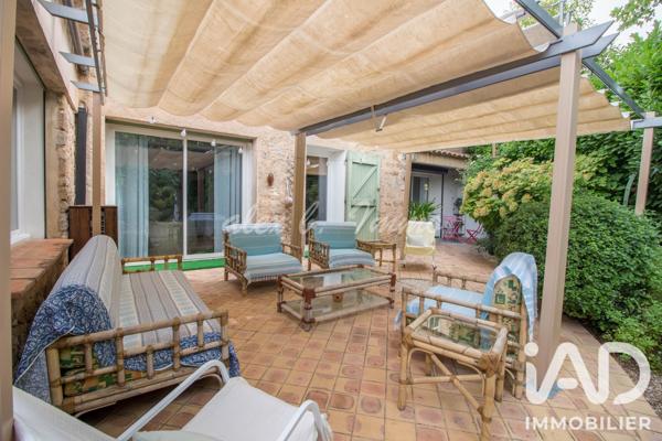 Maison à vendre 9 pièces 220 m² Taradeau