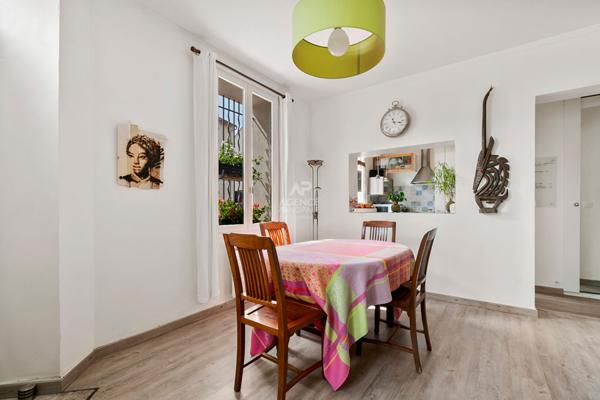 Maison Saint Germain En Laye 4 pièce(s) 93.72m2 720 000 € **  - Référence  18222