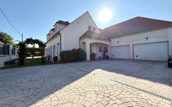 Maison à vendre    6 pièces • 217 m2 Saintry-sur-Seine