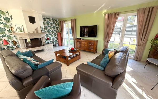 Maison à vendre    6 pièces • 217 m2 Saintry-sur-Seine