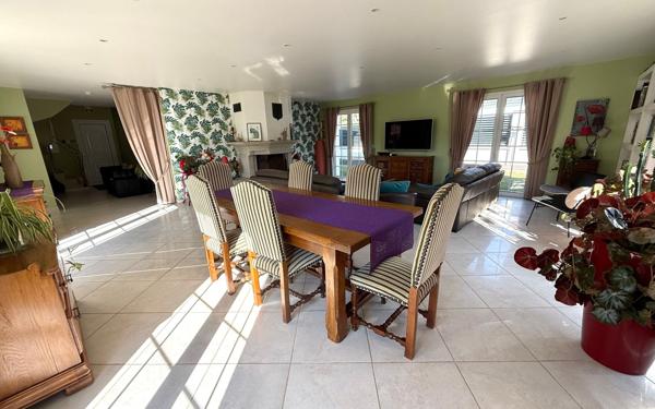 Maison à vendre    6 pièces • 217 m2 Saintry-sur-Seine