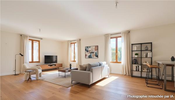 Maison rénovée avec garage et jardin en centre-ville