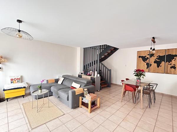 Montélimar sud Jolie Villa fonctionnelle, trois chambres, garage, jardin clos et arboré