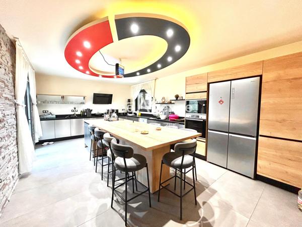 Maison à Lons-le-Saunier, 39000 - 5 pièces 165m²