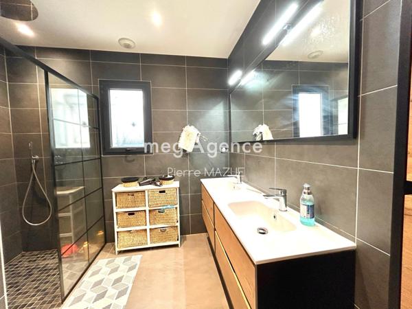 Maison à Lons-le-Saunier, 39000 - 5 pièces 165m²