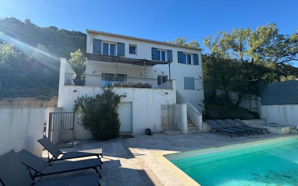 Maison à vendre    6 pièces •  Allemagne-en-Provence