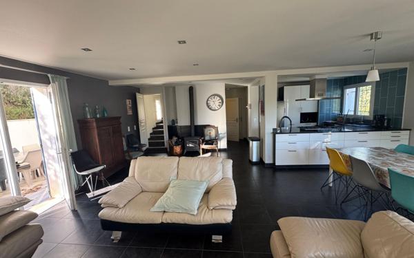 Maison à vendre    6 pièces •  Allemagne-en-Provence