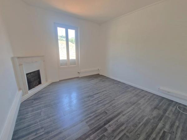 A louer, Bureaux 150 m² avec Terrain de 2 000 m², Quartier Lingostière, Plaine du Var, Nice 06200, Alpes-Maritimes