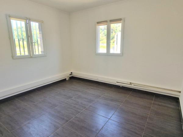 A louer, Bureaux 150 m² avec Terrain de 2 000 m², Quartier Lingostière, Plaine du Var, Nice 06200, Alpes-Maritimes