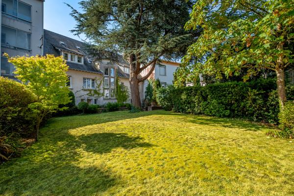Maison 10 pièce(s) 5 chambre(s) 449 m²