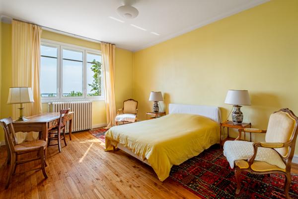 Maison 10 pièce(s) 5 chambre(s) 449 m²