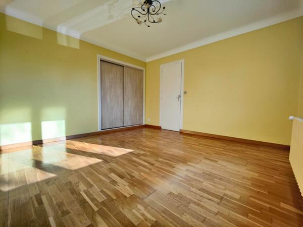 Maison 4 pièce(s) 2 chambre(s) 86 m²