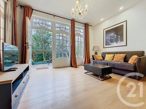 Appartement F2 à vendre  2 pièces - 38 m 2   ROCHEFORT  - 17