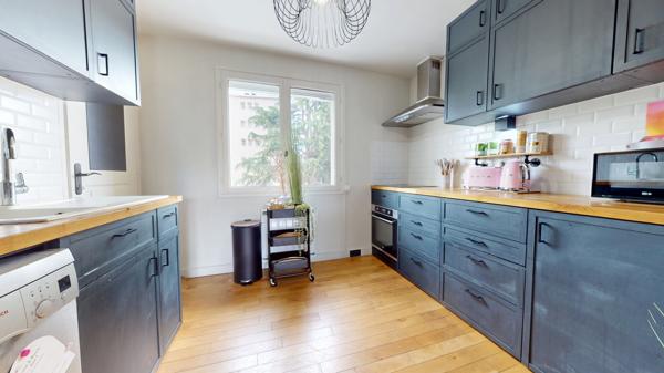 Appartement
         4 pièces
        - 69 m² Exclusivité 255 000 € *
