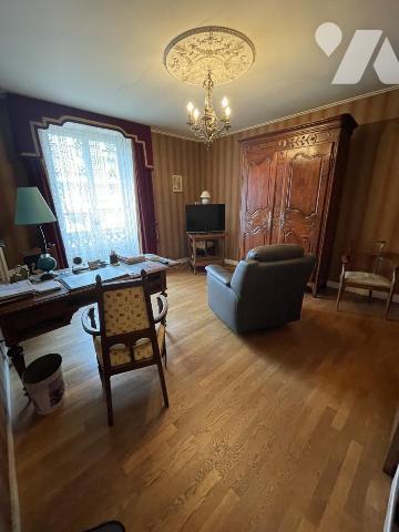 Maison de ville, 6 chambres, garage